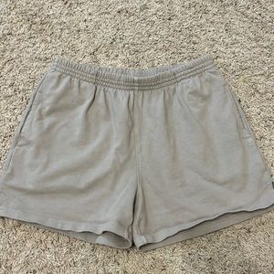 Comfy beige shorts